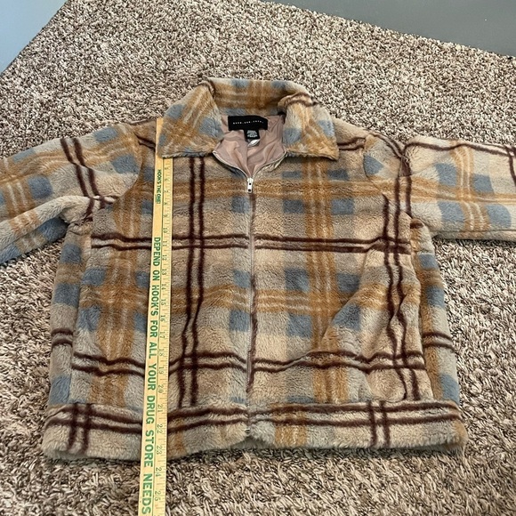 Know one cares fuzzy plaid bomber jacket shacket - Picture 6 of 7